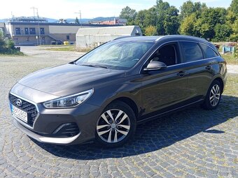 Hyundai i30 s benzínovým motorom 1.4 TGDI // Automat - 3