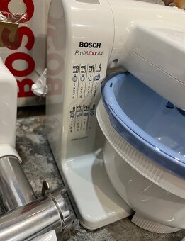 Nový kuchynský robot Bosch MUM 4406 - 3