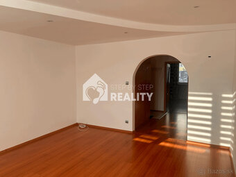 Slnečný 3-izbový byt na predaj. - 3