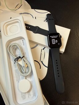 Apple Watch SE 2.gen // model 2025 // 44mm - 3