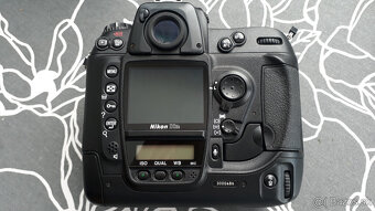 Nikon D2Hs - TOP stav (shutter count 7K+) - 3