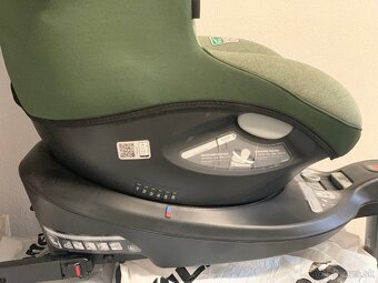 Otáčavá autosedačka Joie - 3