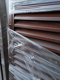 Predam vchodovu branu. - 3