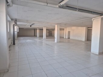 Priestranný otvorený priestor s rozlohou 425,10 m² - 3