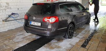 Predám Vw passat b6 2.0 TDi 4motion - 3