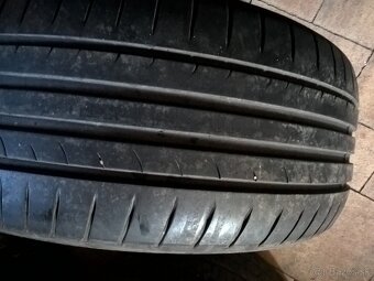 2 +2 ks LETNÉ 215/55 R16 93V DUNLOP a PIRELLI 89,99 €/sada - - 3