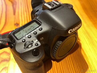Canon EOS 7D - 3