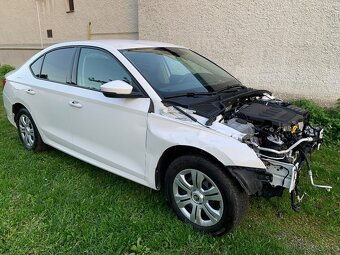 Predám havarovanú Škoda octavia 4 2.0tdi 85 kW 2023. - 3