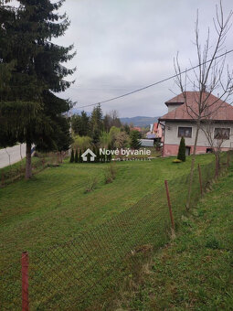 Pozemok so starším rodinným domom v malebnej obci Oravské Ve - 3