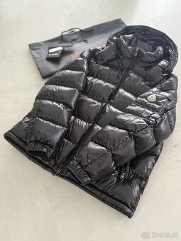 PREDÁM takmer novú zimnú bundu Moncler Maya Giubbot TG 6 - 3