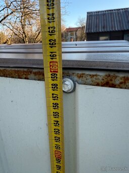 Plechová motogaráž so železnou konštrukciou - 3