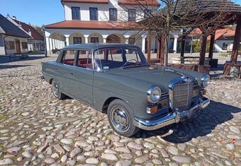 Mercedes-Benz E W110 200D - 3
