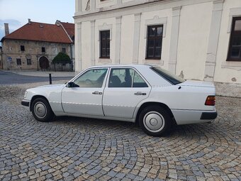 Mercedes W124 200E - 3