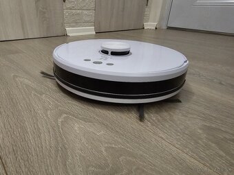 Robotický vysávač Tesla - 3