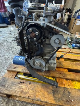Predám kubota D722 Motor - 3