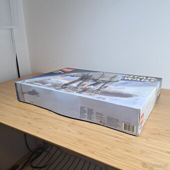 LEGO Star Wars 4483 AT-AT (Black Box) - 3