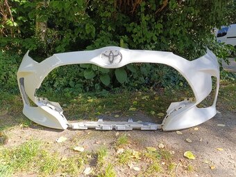 Nárazník na Toyota Yaris - 3