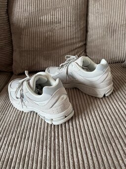 New Balance U2002R - 3