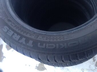 Predám zimné 205/55r16 5/6mm - 3