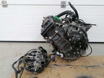 FZ8 - 3
