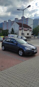 Predám Kia Ceed 1,4 benzín/66kw r.v. 2010 - 3