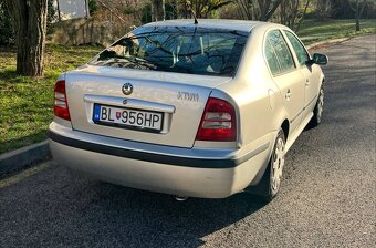 Skoda Octavia 2002 1.6 Benzin - 3