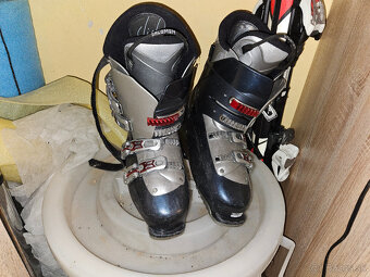 2x lyže topánkami - 3