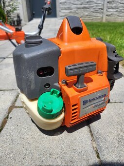 Husgvarna krovinorez 323 R2 - 3
