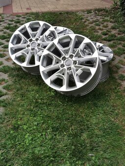 Originál elektrony strieborná perleť AUDI 5x112 R18 8J ET45 - 3