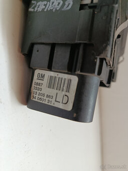 vypinac svetiel opel zafira b 13205863 20€ - 3