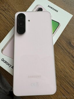 Samsung galaxy A56 awesome pink - 3