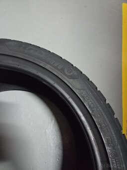 245/40 R19 - 3