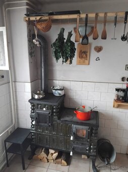 Kachľový sporák. Keramicky sporak .Brikety. Drevo . Pec - 3