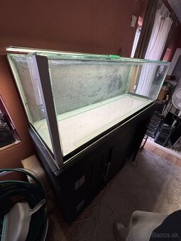 Predam 200l akva aj so stolikom 70eur - 3