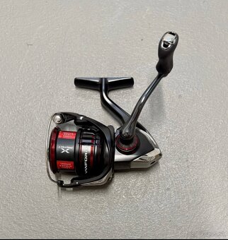 Predám navijak Shimano Vanford 2500SHG - 3