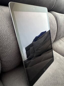 Apple iPad 9.Gen 64gb Wi-Fi Šedý - 3
