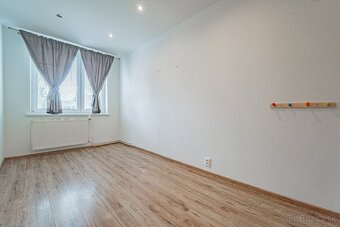 Na predaj 2 izbový byt kompletná rekonštrukcia v Nemšovej - 3