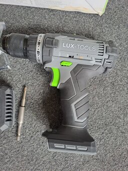 Aku vŕtací skrutkovač LUX-TOOLS 1 PowerSystem s baterkou - 3
