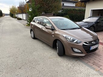 HYUNDAI i30 COMBI 1.6 CRDi 94 kW , 97 000 km, TOP STAV - 3