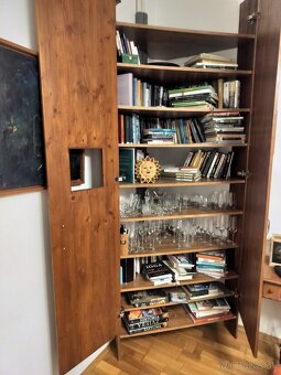 Rohová knižnica z masívu - 3