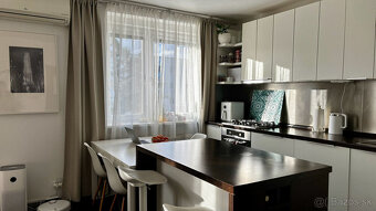 PREDAJ NÁDHERNÉHO 4-IZB. ZREKONŠTRUOVANÉHO BYTU S 2 BALKÓNMI - 3