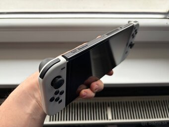 PREDÁM: Nintendo SWITCH OLED - 3