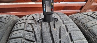 Predám zimné pneumatiky 215/45 r16 Nankang - - 3