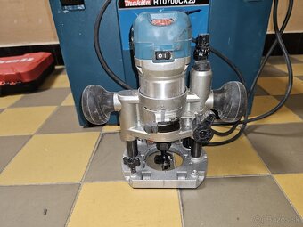 Horná fréza Makita RT0700CX2J - 3