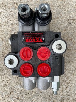 Predám nový hydrqulický rozvádzač VEVOR - 3