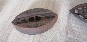 Predam starú žehličku s podstavcom. - 3