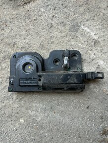 6r0827469c 3c5827469j golf passat klucka kufrovych dvery - 3