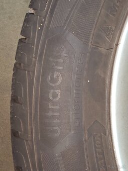 Predám zimné pneu.235/55 R17 s diskami - 3