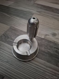 Popolník so držiakom na zapaľovač - 3