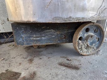 nerezový manipulačný vozík 350L - 3